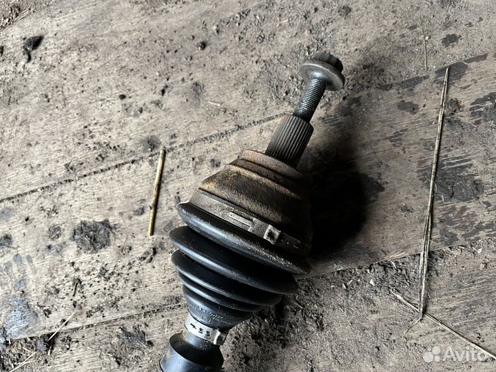 Привод правый фольцваген пассат б6 АКПП6