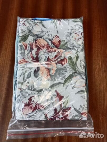 Кухонный фартук, прихваты, полотенце