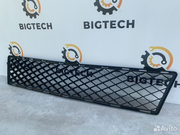 Решетка переднего бампера Mercedes GLK A2048851723