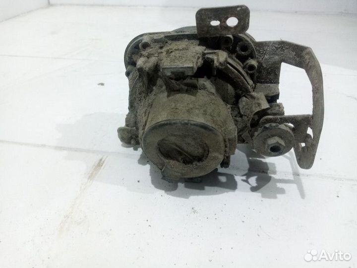 Правая противотуманная фара Suzuki Swift 3