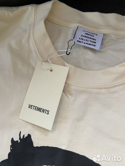 Футболка vetements