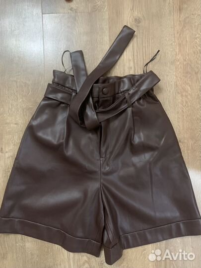 Кожанные шорты lime