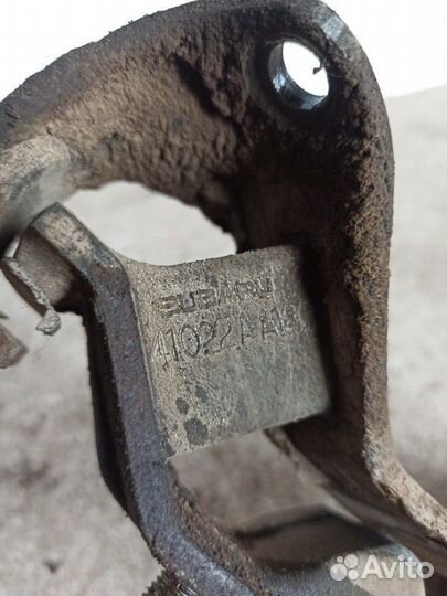 Опора кпп Subaru Legacy B10 EJ22 2200CC 1994