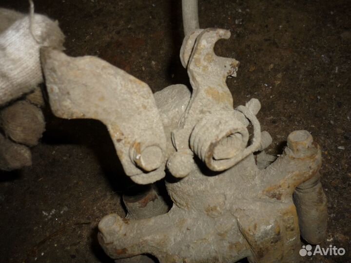 Суппорт задний левый Мазда 6 GG