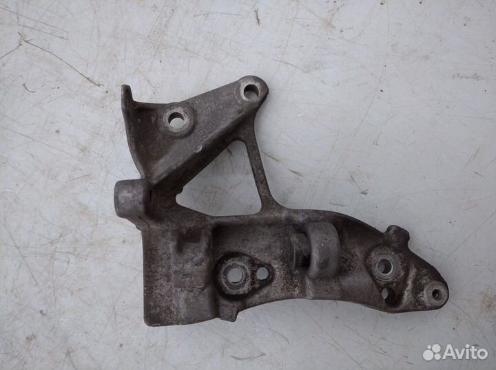 Кронштейн генератора Форд С Мах