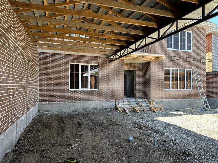 Дом 350 м² на участке 5,5 сот.