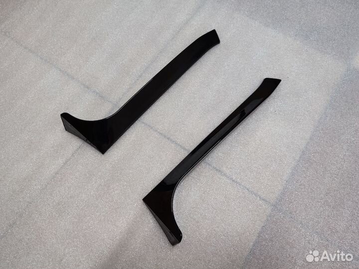 Боковые крылья заднего стекла Volkswagen Golf 6
