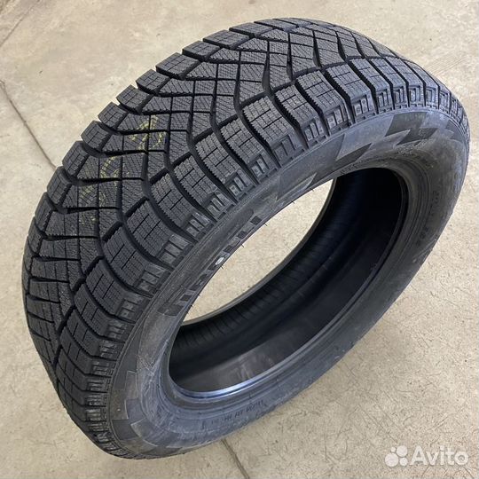 Pirelli Ice Zero FR 215/55 R17 98H