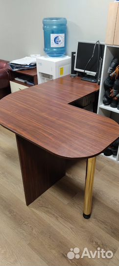 Стол офисный угловой