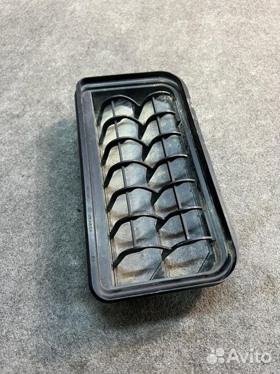 Решётка вентиляции багажника Фольксваген Пассат В6