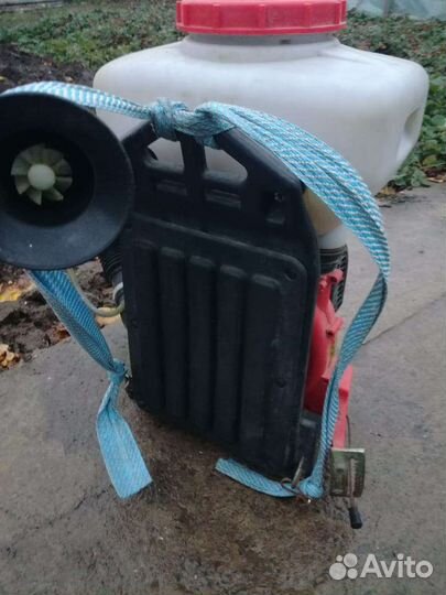 Бензиновый опрыскиватель ранцевый