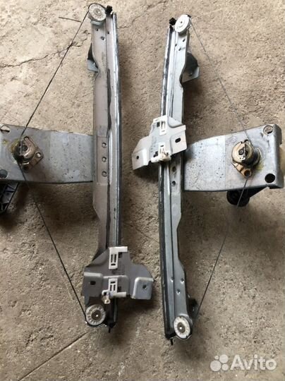 Стеклоподъемник Рено Дастер