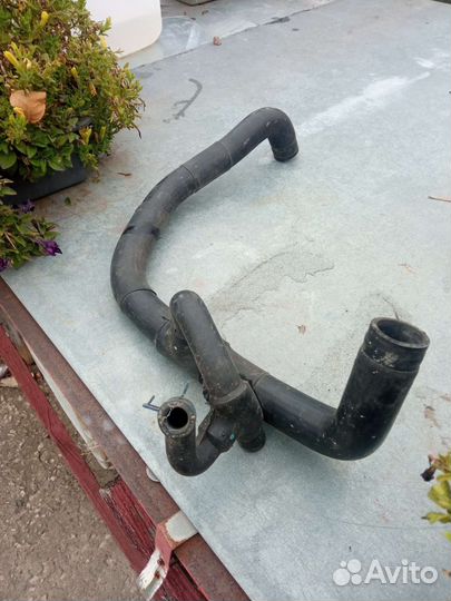 Патрубок охлаждения двигателя Фольксваген Аудио