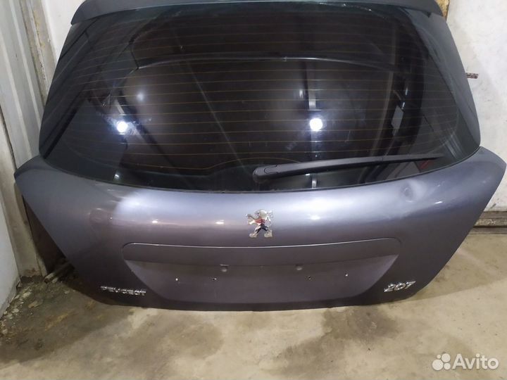 Peugeot 207 крышка багажника со стеклом