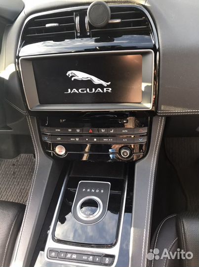 Jaguar F-Pace, 2016