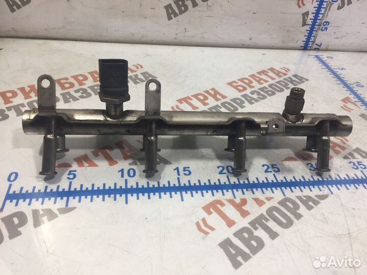 Фольксваген Тигуан Рейка топливная