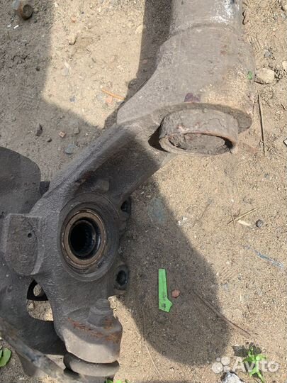 Поворотный кулак передний левый chevrolet lanos