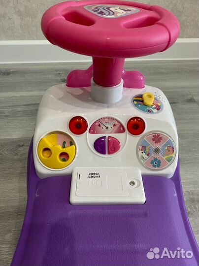 Машинка-каталка музыкальная