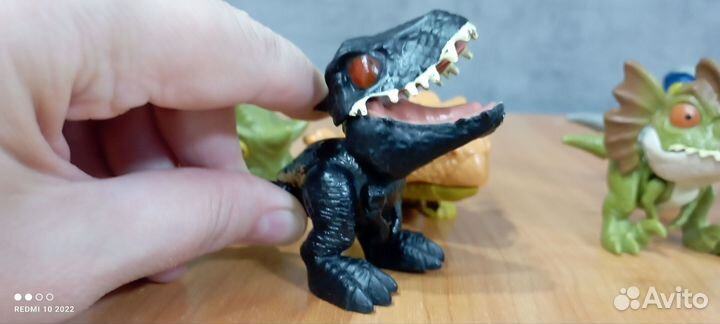 Динозавр Цап-цап завр