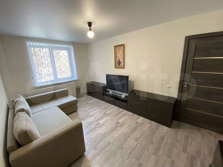 2-к. квартира, 50 м², 1/9 эт.