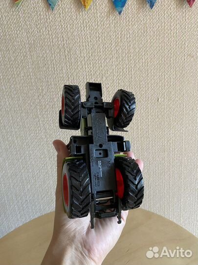 Трактор Arion Mobicaro Claas с прицепом