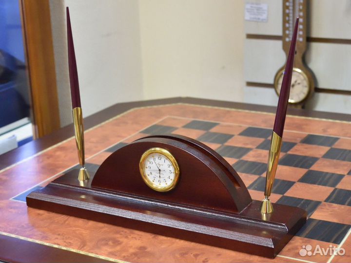 Набор настольный с часами 