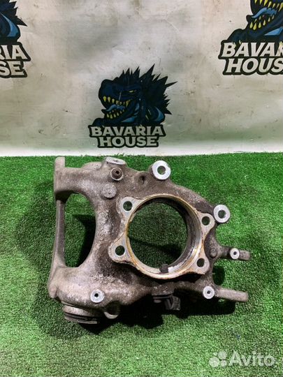 Кулак задний левый Audi A4 B8 CDN 2010