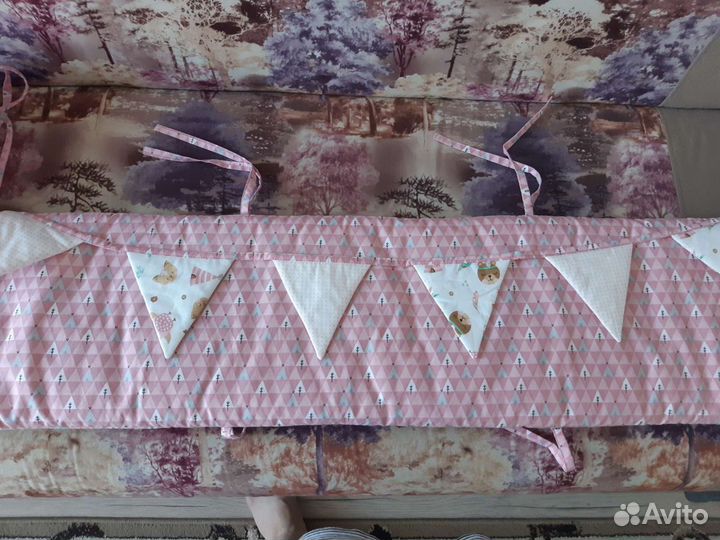 Бортики в кроватку + комплект постельного белья