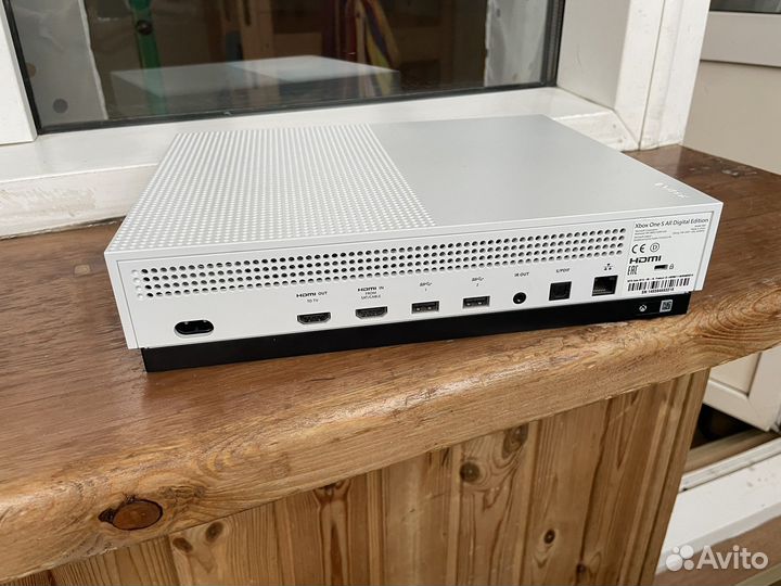Xbox One s 1tb с играми
