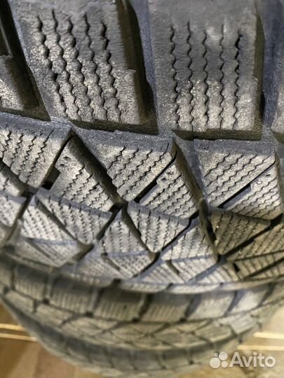 Bridgestone Blizzak DM-V2 265/60 R18
