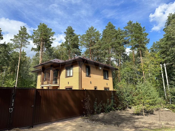 Дом 200 м² на участке 10 сот.