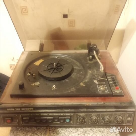 Проигрыватель винила стерео