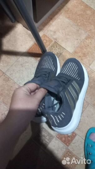 Кроссовки для девочки