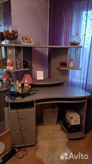 Компьютерный стол и стул в комплекте