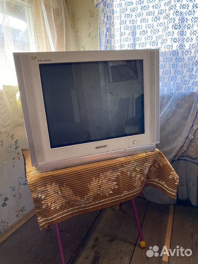 Телевизор samsung