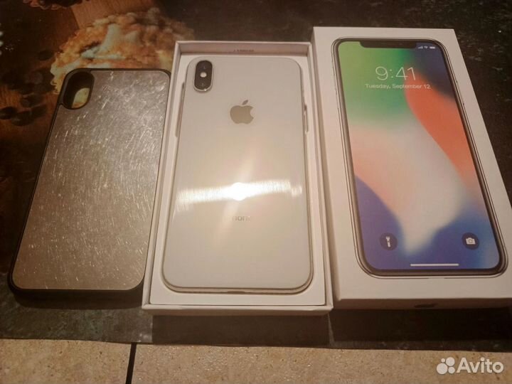 iPhone X, 256 ГБ