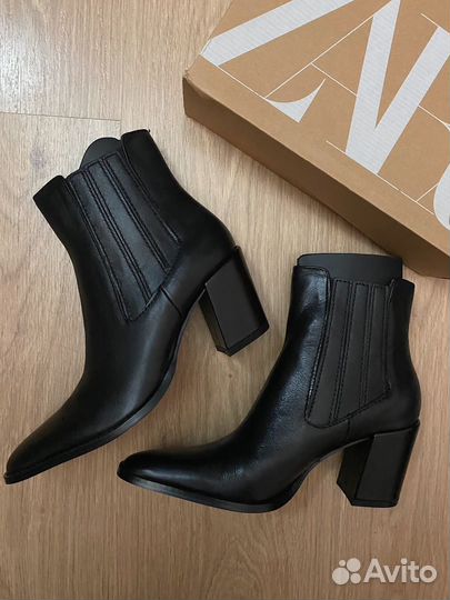 Казаки ботинки Zara