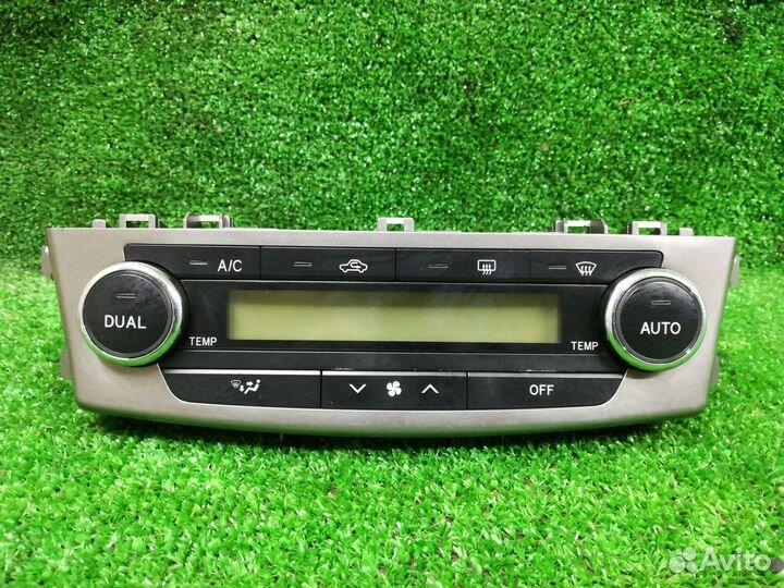Блок управления печки/климат-контроля Toyota Avens