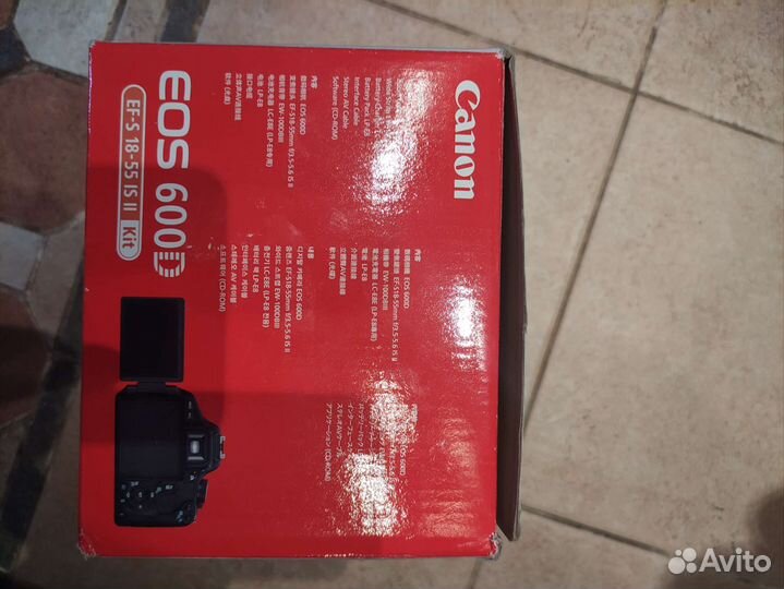 Зеркальный фотоаппарат Canon EOS 600D