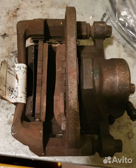 Honda original суппорт перед.прав. 45018S9A000