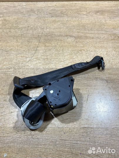 Ремень безопасности левый VW New Beetle A4 190990