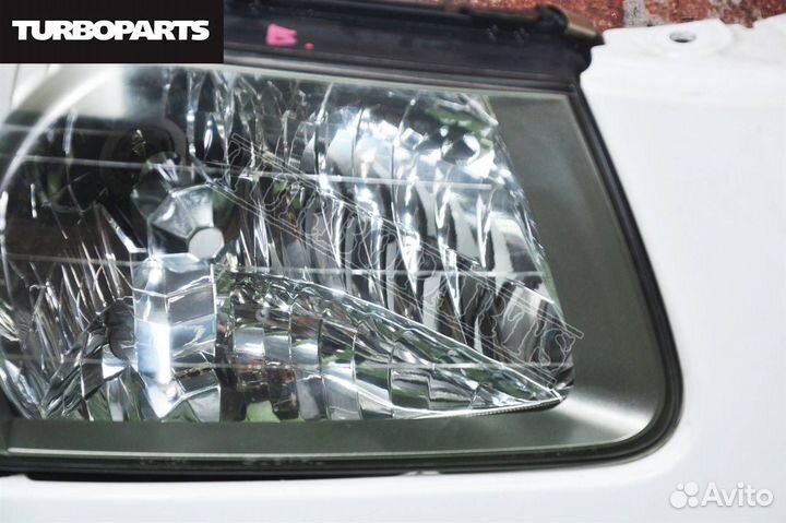 Фара передняя правая Subaru Forester SG5 EJ20