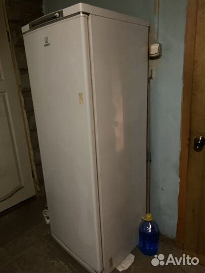 Продам морозильную камеру