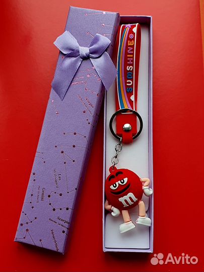 Брелок красный M&M
