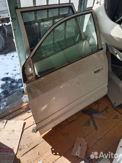 Двери левые на mitsubishi space star