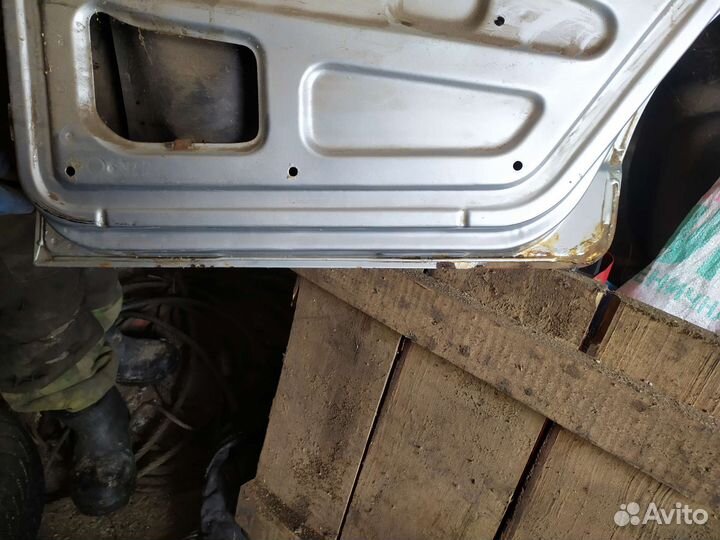 Передняя и задняя правые двери на ваз 2114