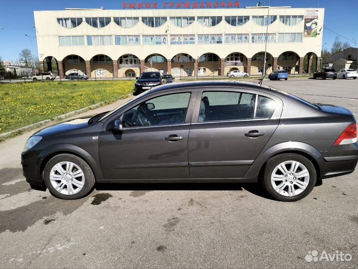 Opel Astra 1.6 МТ, 2011, 205 000 км