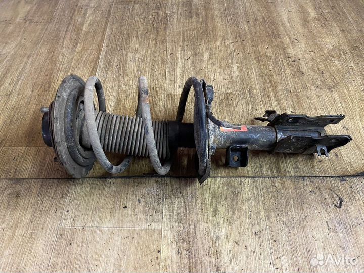 Стойка передняя правая c пружиной Теана J31