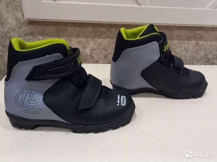 Лыжные детские ботинки 31 размера
