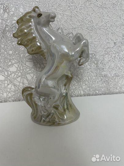 Фарфоровая статуэтка 